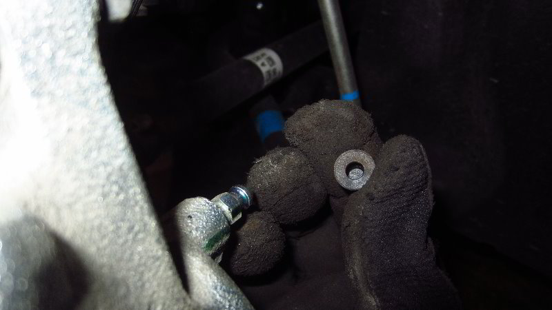 2020-Toyota-Corolla-Front-Brake-Pads-Replacement-Guide-042