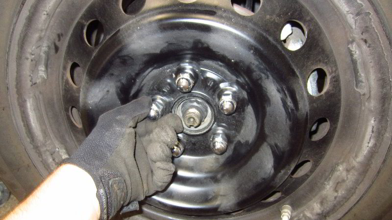 2020-Toyota-Corolla-Front-Brake-Pads-Replacement-Guide-044