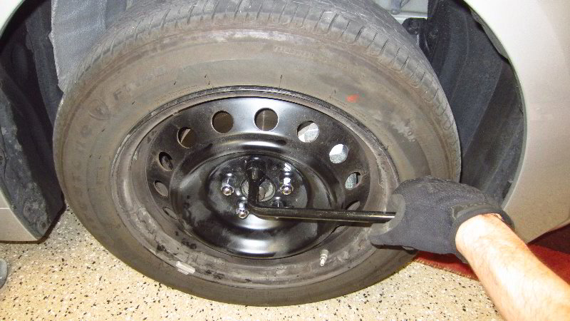 2020-Toyota-Corolla-Front-Brake-Pads-Replacement-Guide-047