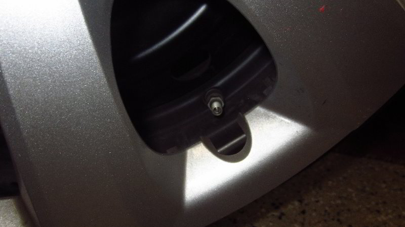 2020-Toyota-Corolla-Front-Brake-Pads-Replacement-Guide-049