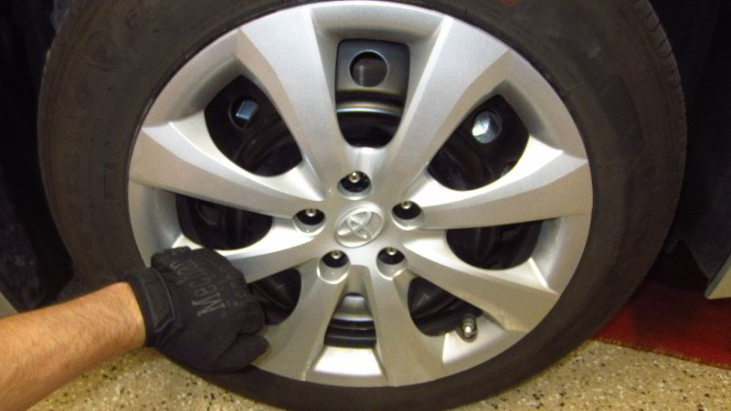 2020-Toyota-Corolla-Front-Brake-Pads-Replacement-Guide-050