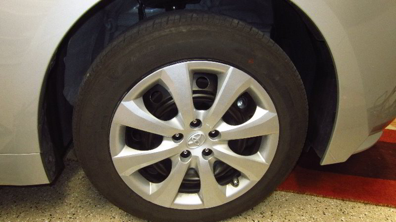 2020-Toyota-Corolla-Front-Brake-Pads-Replacement-Guide-051