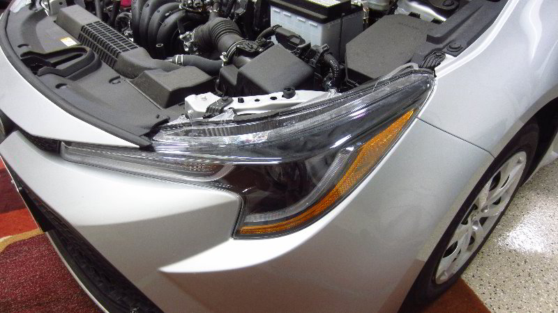 2020-Toyota-Corolla-Front-Side-Marker-Light-Bulbs-Replacement-Guide-001