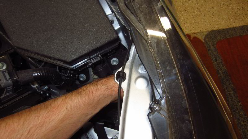 2020-Toyota-Corolla-Front-Side-Marker-Light-Bulbs-Replacement-Guide-005