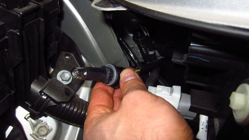 2020-Toyota-Corolla-Front-Side-Marker-Light-Bulbs-Replacement-Guide-006