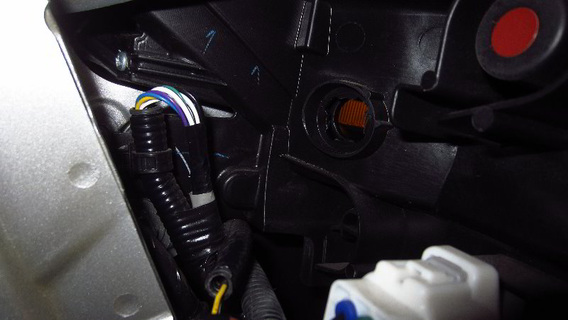 2020-Toyota-Corolla-Front-Side-Marker-Light-Bulbs-Replacement-Guide-007