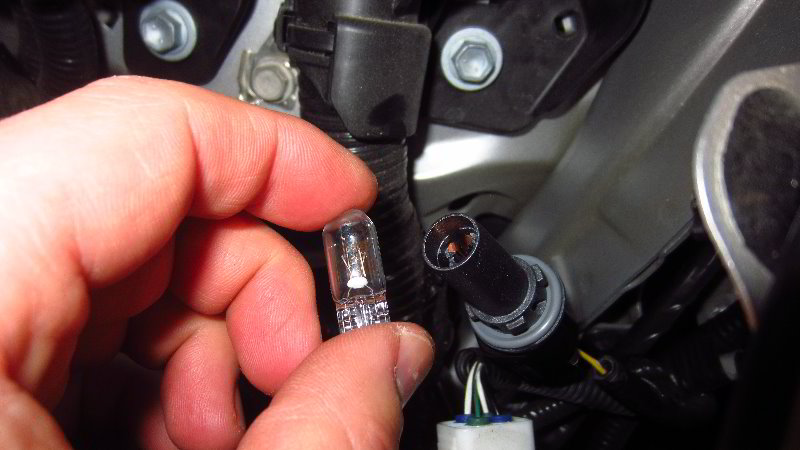 2020-Toyota-Corolla-Front-Side-Marker-Light-Bulbs-Replacement-Guide-008