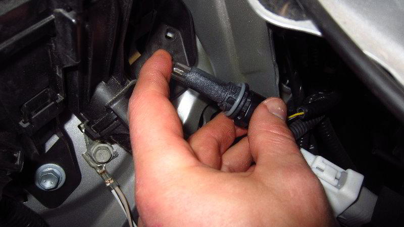 2020-Toyota-Corolla-Front-Side-Marker-Light-Bulbs-Replacement-Guide-010