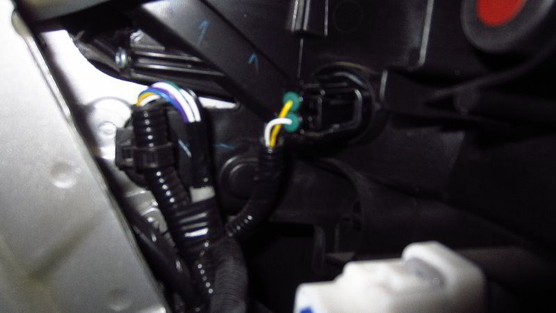 2020-Toyota-Corolla-Front-Side-Marker-Light-Bulbs-Replacement-Guide-012