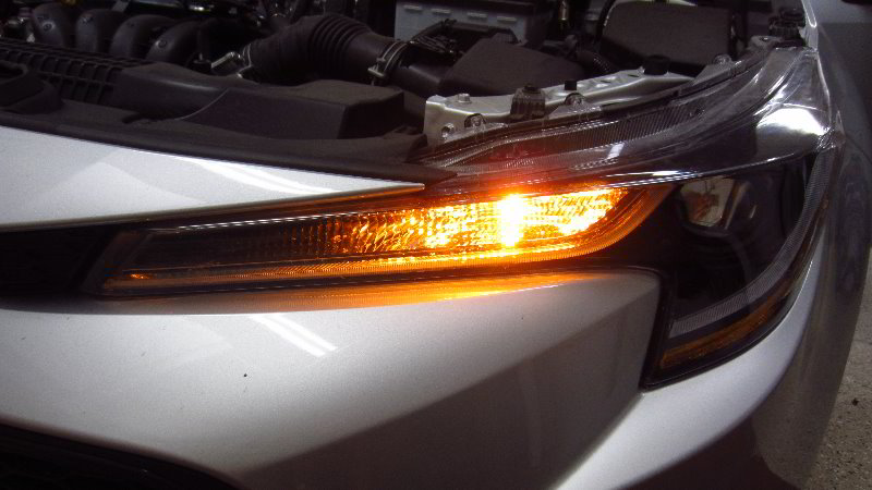 2020-Toyota-Corolla-Front-Turn-Signal-Light-Bulb-Replacement-Guide-012
