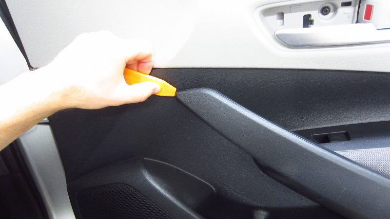 2020-Toyota-Corolla-Door-Panel-Removal-Guide-005
