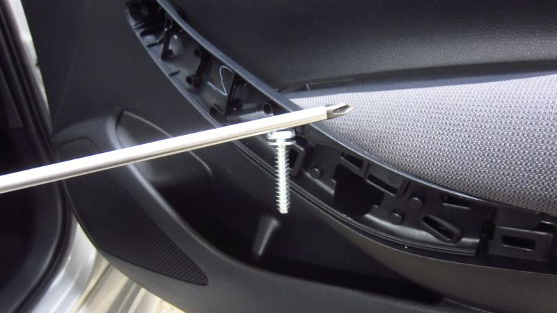 2020-Toyota-Corolla-Door-Panel-Removal-Guide-015