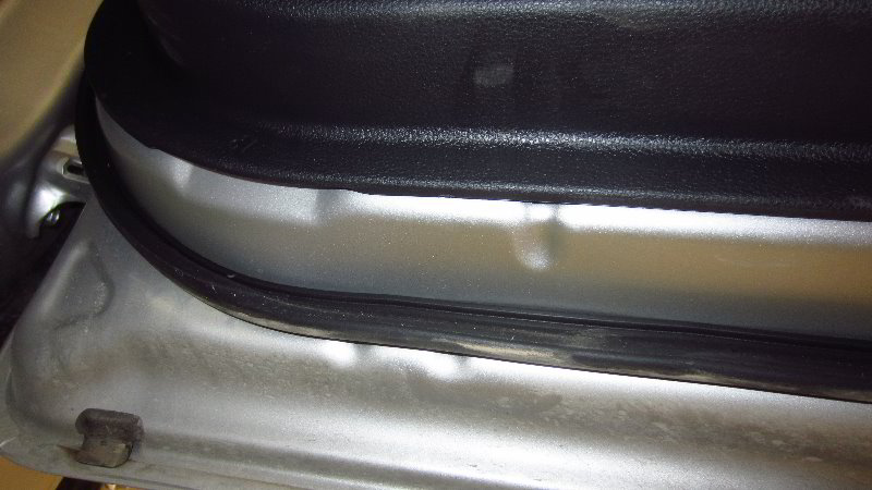 2020-Toyota-Corolla-Door-Panel-Removal-Guide-017