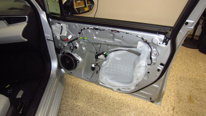 2020-Toyota-Corolla-Door-Panel-Removal-Guide-029