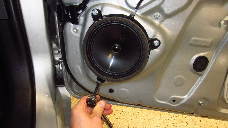 2020-Toyota-Corolla-Door-Panel-Removal-Guide-031