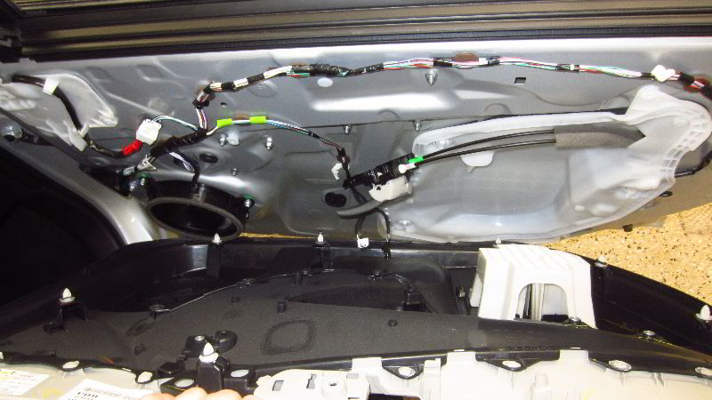 2020-Toyota-Corolla-Door-Panel-Removal-Guide-032