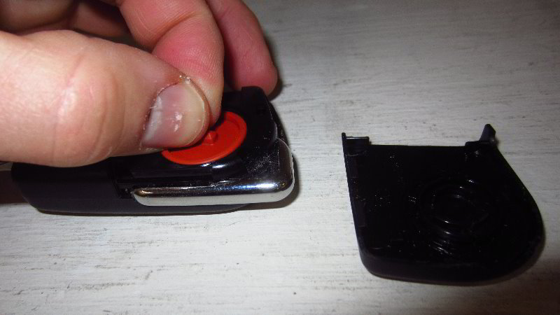 2020-Toyota-Corolla-Key-Fob-Battery-Replacement-Guide-008