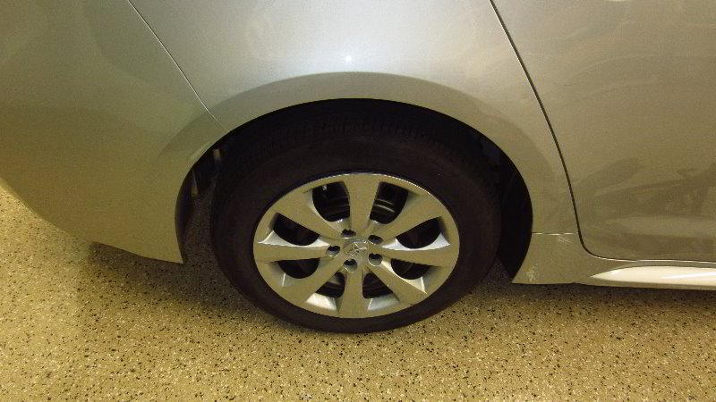 2020-Toyota-Corolla-Rear-Brake-Pads-Replacement-Guide-001