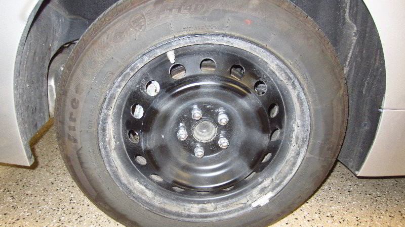 2020-Toyota-Corolla-Rear-Brake-Pads-Replacement-Guide-005