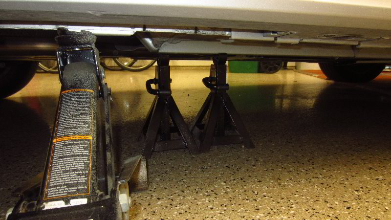 2020-Toyota-Corolla-Rear-Brake-Pads-Replacement-Guide-007