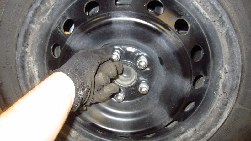 2020-Toyota-Corolla-Rear-Brake-Pads-Replacement-Guide-008