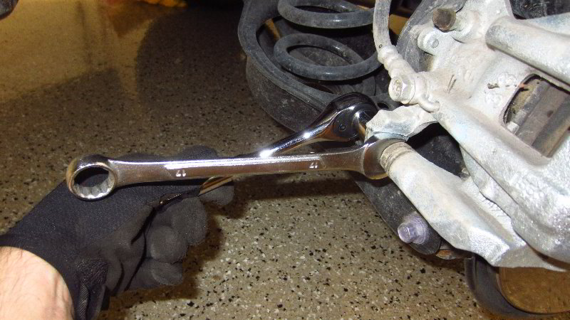 2020-Toyota-Corolla-Rear-Brake-Pads-Replacement-Guide-013