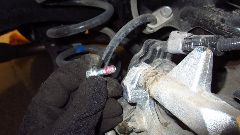 2020-Toyota-Corolla-Rear-Brake-Pads-Replacement-Guide-015