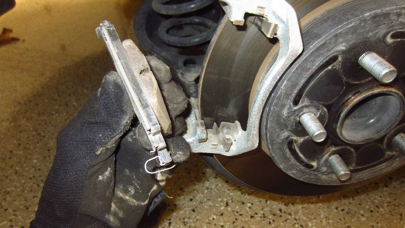 2020-Toyota-Corolla-Rear-Brake-Pads-Replacement-Guide-021