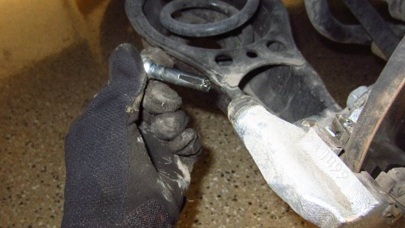 2020-Toyota-Corolla-Rear-Brake-Pads-Replacement-Guide-024