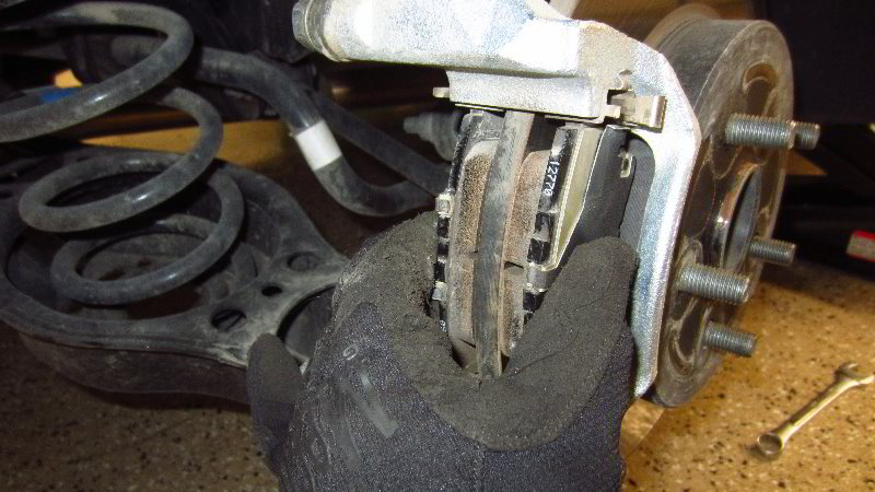 2020-Toyota-Corolla-Rear-Brake-Pads-Replacement-Guide-037