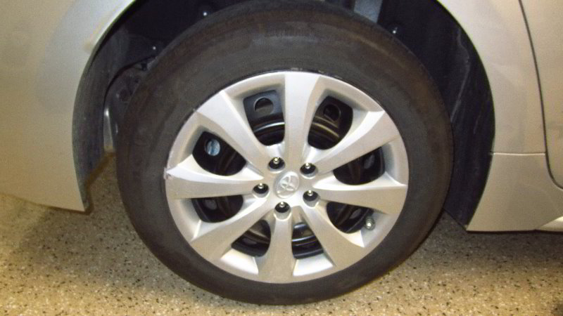 2020-Toyota-Corolla-Rear-Brake-Pads-Replacement-Guide-054