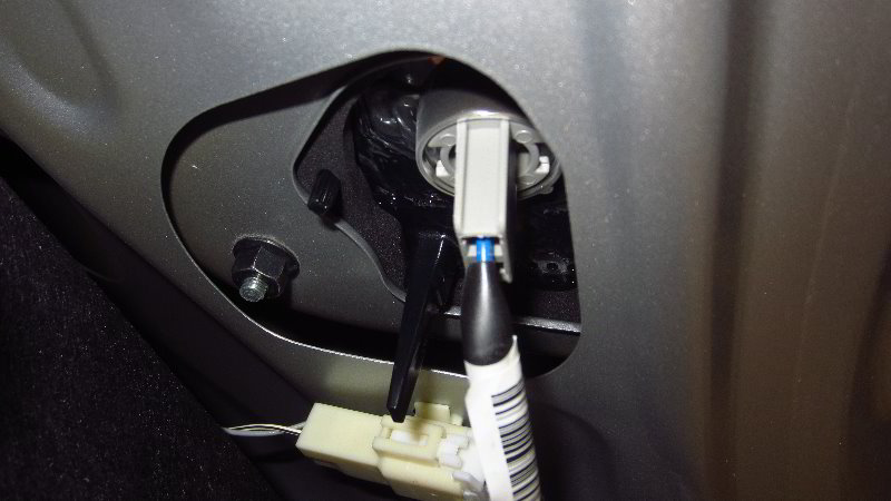 2020-Toyota-Corolla-Reverse-Light-Bulbs-Replacement-Guide-007
