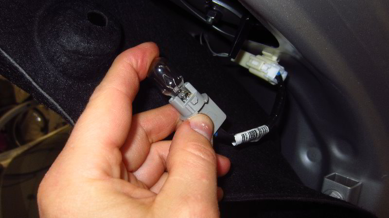 2020-Toyota-Corolla-Reverse-Light-Bulbs-Replacement-Guide-012