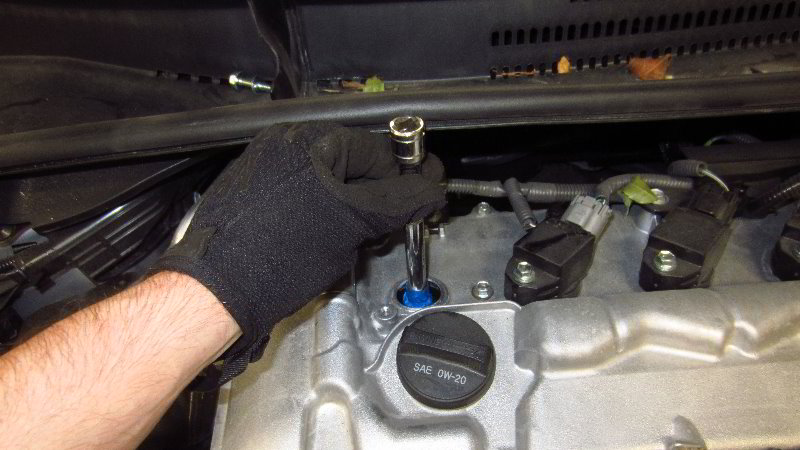 2020-Toyota-Corolla-Spark-Plugs-Replacement-Guide-013