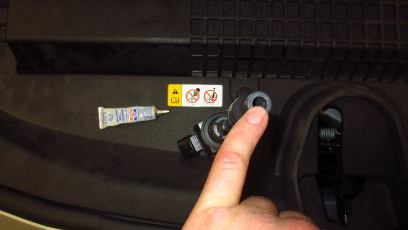 2020-Toyota-Corolla-Spark-Plugs-Replacement-Guide-017