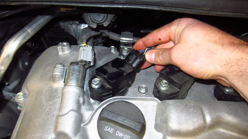 2020-Toyota-Corolla-Spark-Plugs-Replacement-Guide-023