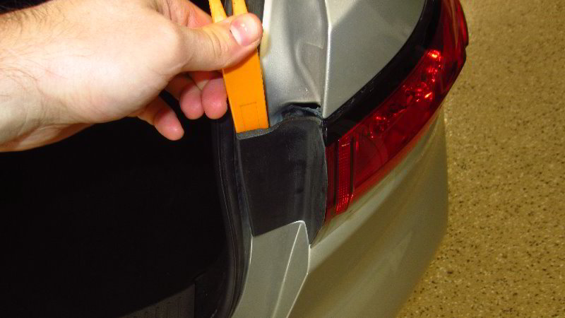 2020-Toyota-Corolla-Tail-Light-Bulbs-Replacement-Guide-004