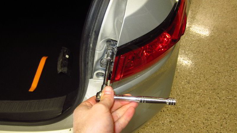 2020-Toyota-Corolla-Tail-Light-Bulbs-Replacement-Guide-007