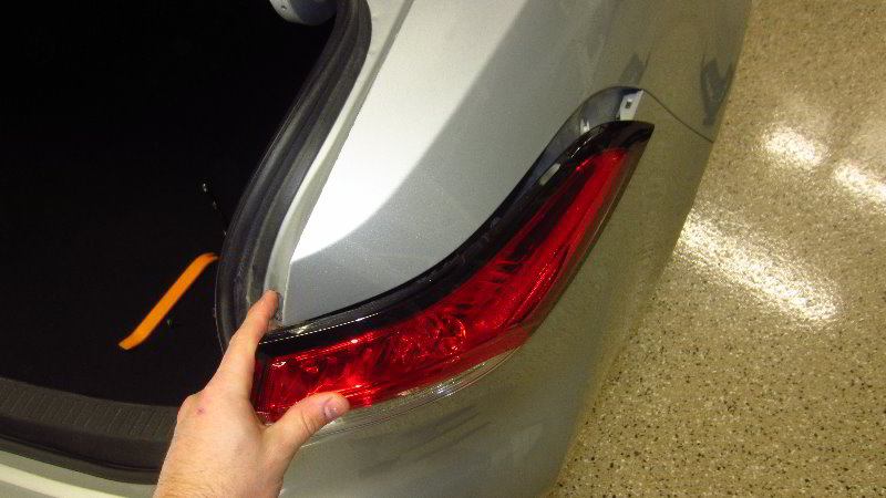 2020-Toyota-Corolla-Tail-Light-Bulbs-Replacement-Guide-009