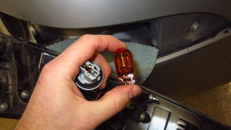 2020-Toyota-Corolla-Tail-Light-Bulbs-Replacement-Guide-013