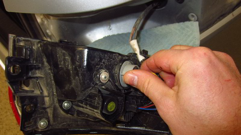 2020-Toyota-Corolla-Tail-Light-Bulbs-Replacement-Guide-016