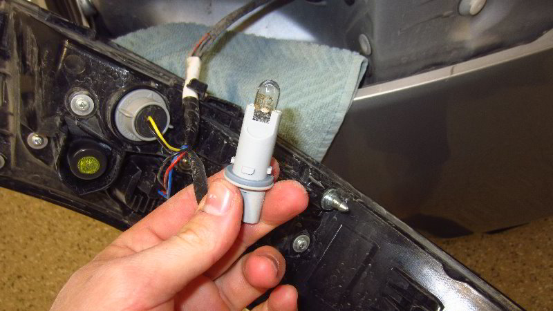 2020-Toyota-Corolla-Tail-Light-Bulbs-Replacement-Guide-018