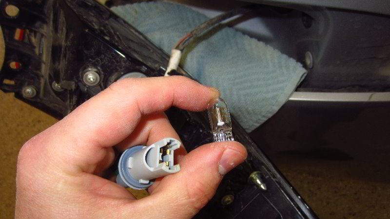 2020-Toyota-Corolla-Tail-Light-Bulbs-Replacement-Guide-019