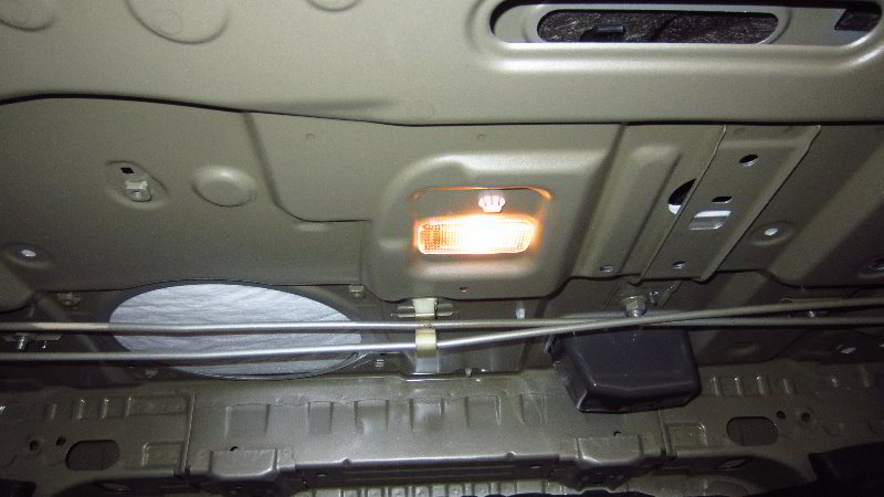 2020-Toyota-Corolla-Trunk-Cargo-Area-Light-Bulb-Replacement-Guide-001