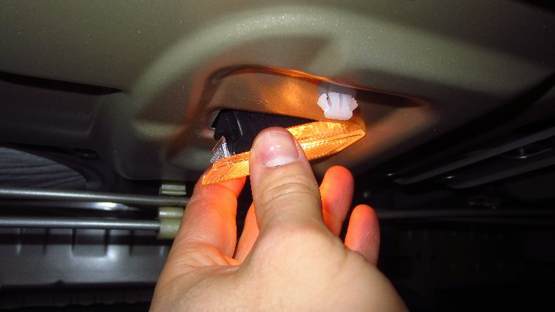 2020-Toyota-Corolla-Trunk-Cargo-Area-Light-Bulb-Replacement-Guide-018