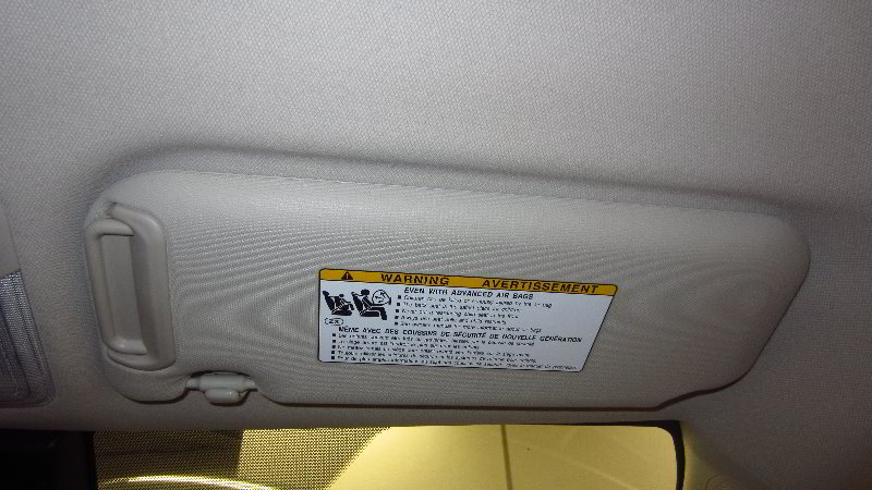 2020-Toyota-Corolla-Vanity-Mirror-Light-Bulb-Replacement-Guide-001