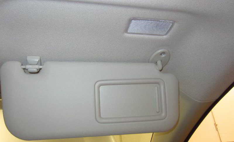 2020-Toyota-Corolla-Vanity-Mirror-Light-Bulb-Replacement-Guide-002