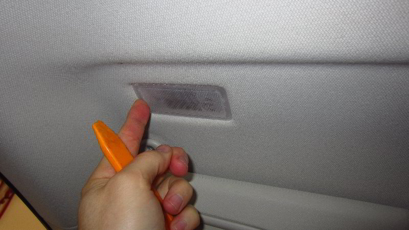 2020-Toyota-Corolla-Vanity-Mirror-Light-Bulb-Replacement-Guide-010