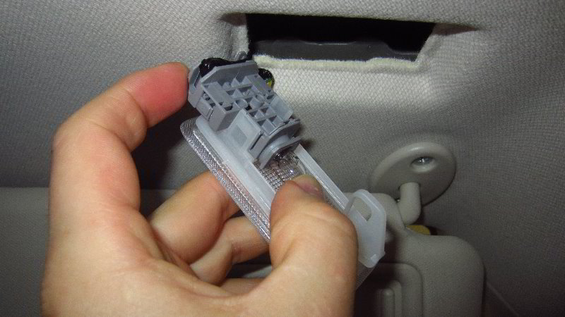 2020-Toyota-Corolla-Vanity-Mirror-Light-Bulb-Replacement-Guide-011