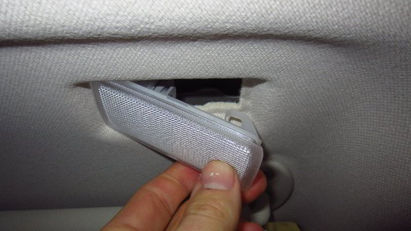 2020-Toyota-Corolla-Vanity-Mirror-Light-Bulb-Replacement-Guide-012